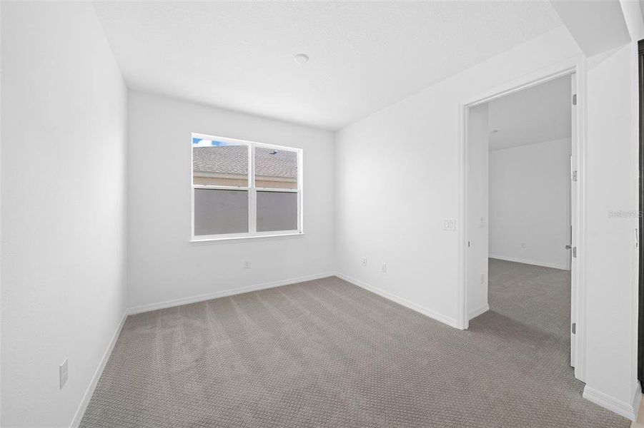 Spacious, unfurnished interior of a new home in , Ocala (Image 37).