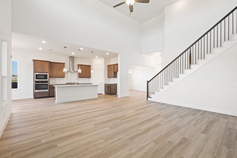 Spacious, unfurnished interior of a new home in Edgewater, Fate (Image 28).