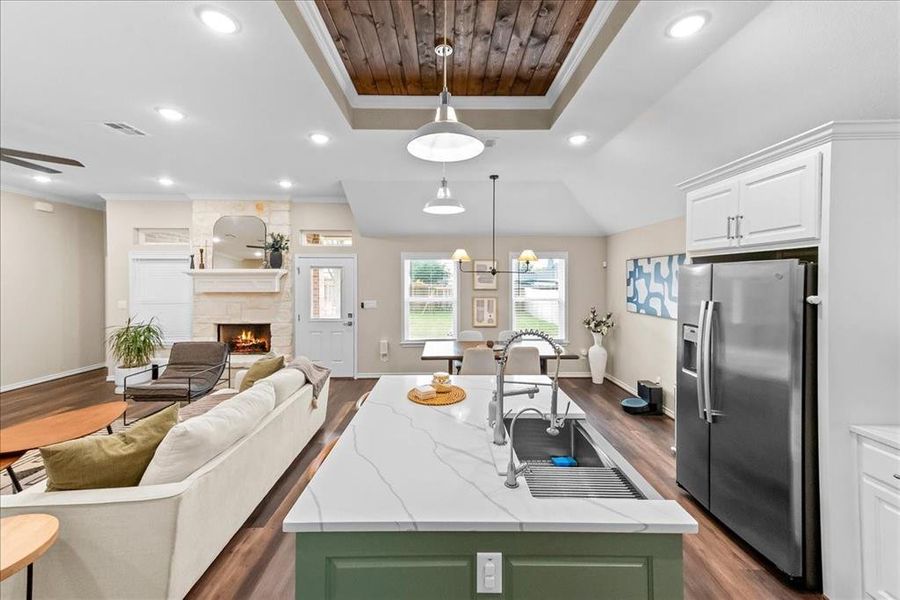 Kitchen and living room area