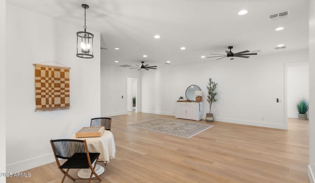 ENORMOUS family/game room ENORMOUS family/game room