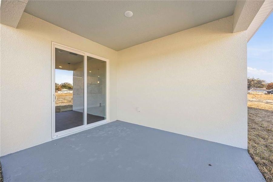 Exterior details and patio area of a home in , Winter Haven (Image 19).