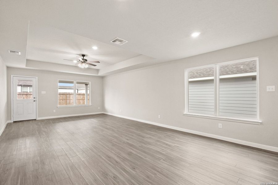 Spacious, unfurnished interior of a new home in Swenson Heights, Seguin (Image 16).