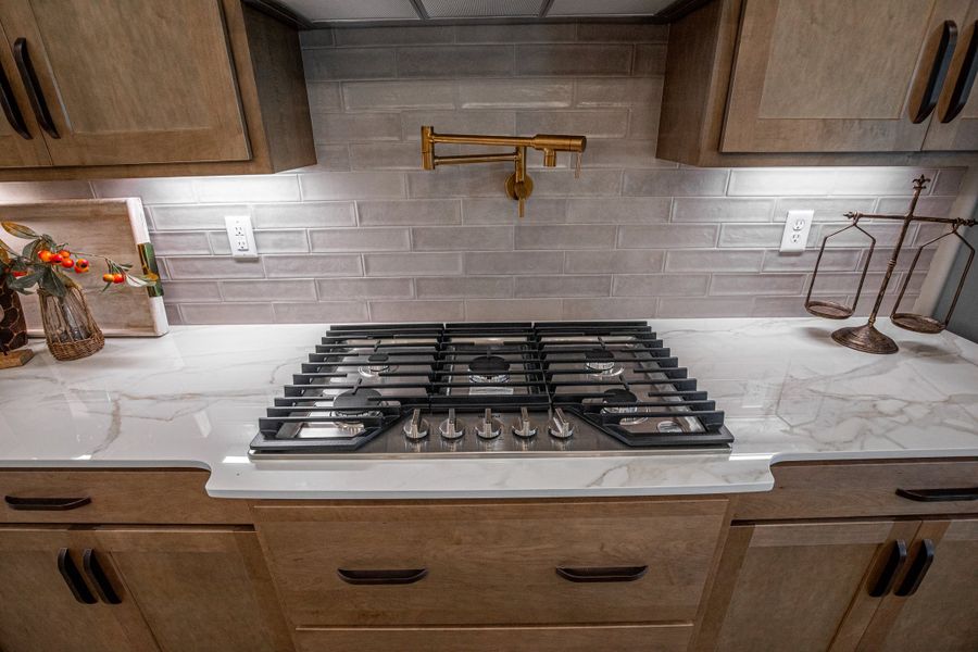 Representative interior finishes for a home built from the Willow by Grant & Co in Manor at Hall Creek, Arlington (Image 23).