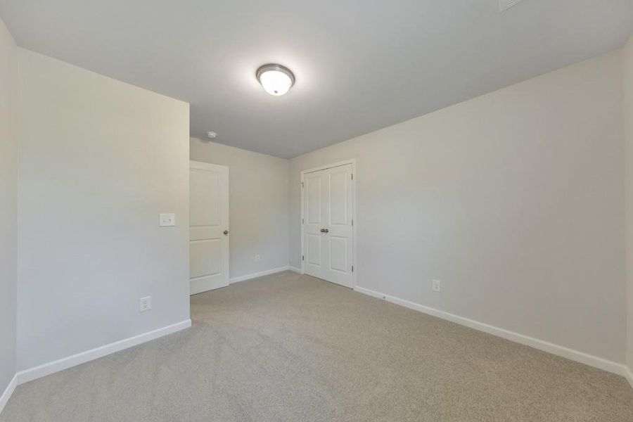 Spacious, unfurnished interior of a new home in Old Lost Mountain Estates, Powder Springs (Image 23).