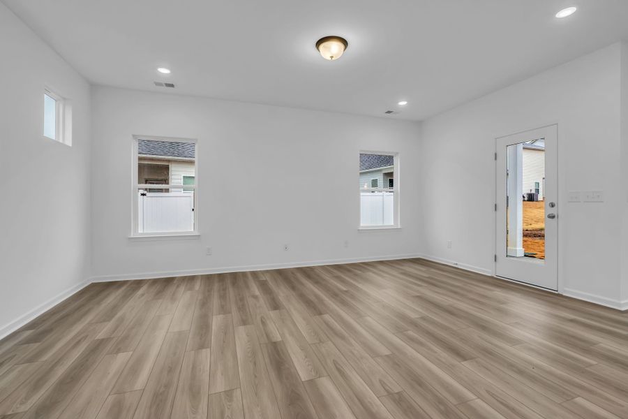 Spacious, unfurnished interior of a new home in Winston Place, Gallatin (Image 19).
