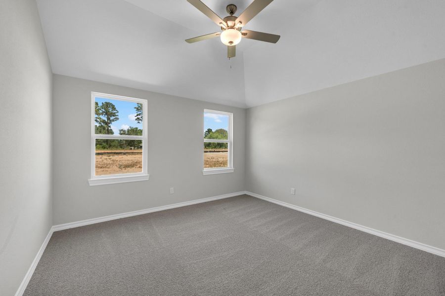 Spacious, unfurnished interior of a new home in The Enclave at Spring Branch, Conroe (Image 25).