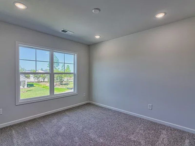 Spacious, unfurnished interior of a new home in Amber Hill, West Columbia (Image 12).