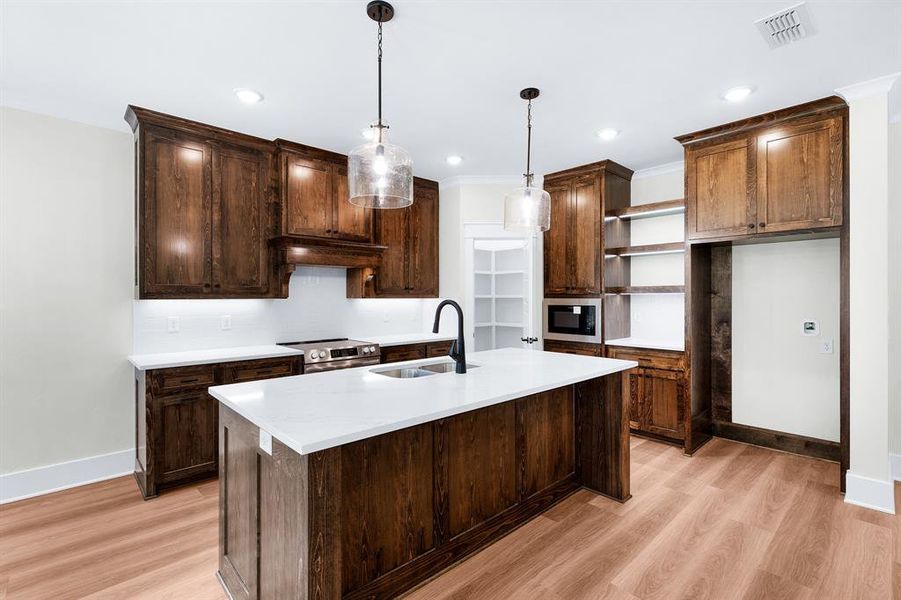 Furnished interior view inside a new home in , Mineola (Image 6).