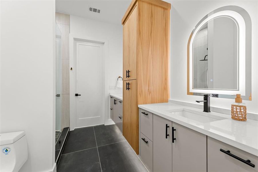 Furnished interior view inside a new home in , Dallas (Image 15).