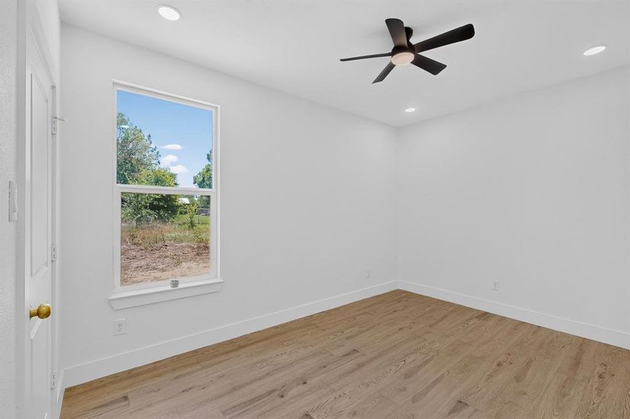 Spacious, unfurnished interior of a new home in , Gun Barrel City (Image 24).