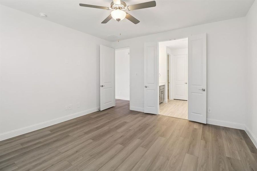 Spacious, unfurnished interior of a new home in Ashford Park - Texana Series, Corinth (Image 24).