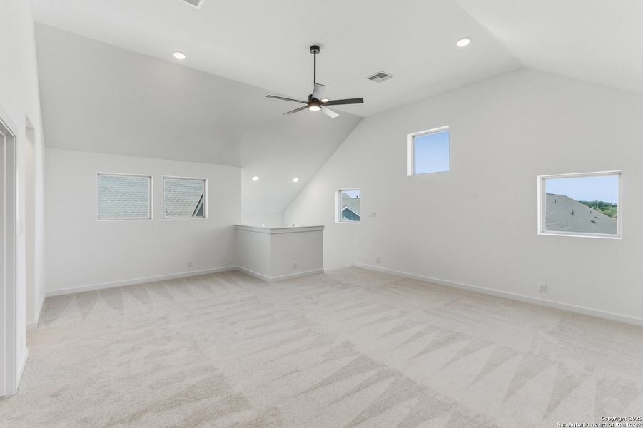 Spacious, unfurnished interior of a new home in The Crossvine – Garden Homes, Schertz (Image 11).