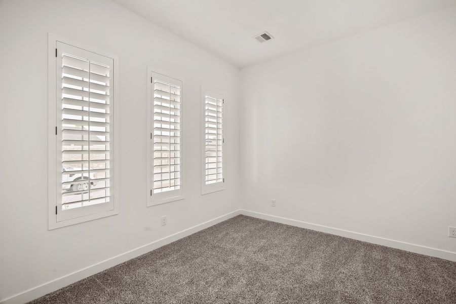 Spacious, unfurnished interior of a new home in Paseo Del Este Unit 9, El Paso (Image 15).