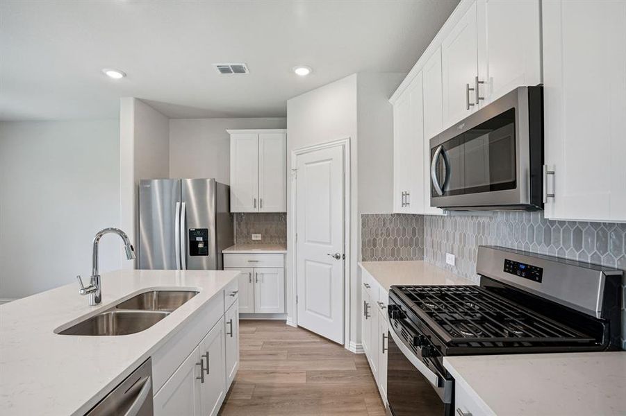 Photo is not of the actual home, but is an inspirational photo of builder’s model home and may depict options, furnishings, and/or decorator features that are not included. Photo is not of the actual home, but is an inspirational photo of builder’s model home and may depict options, furnishings, and/or decorator features that are not included.