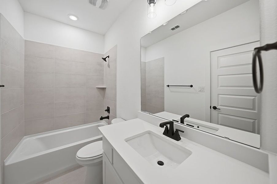 Furnished interior view inside a new home in Winding Creek, Rockwall (Image 15). Furnished interior view inside a new home in Winding Creek, Rockwall (Image 15).