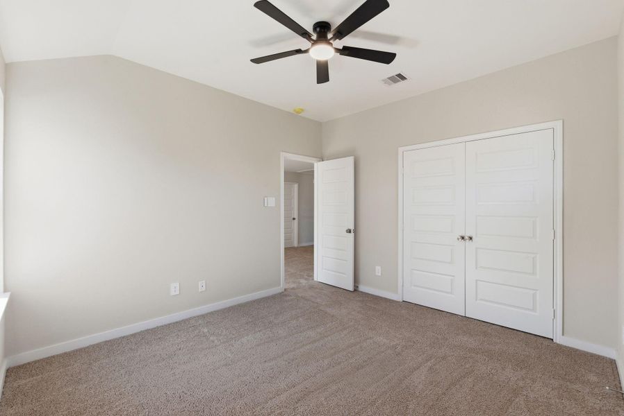 Spacious, unfurnished interior of a new home in , Fresno (Image 36).