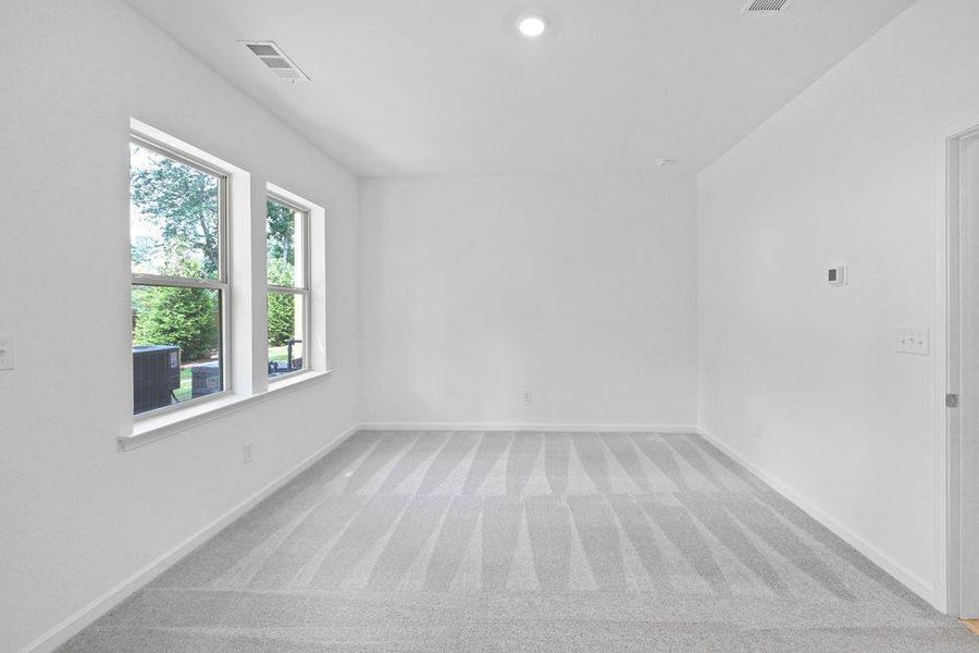 Spacious, unfurnished interior of a new home in Hampton Trace, Marietta (Image 24).
