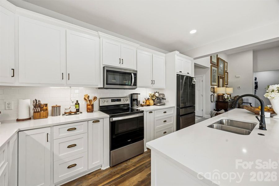 Furnished interior view inside a new home in , Kings Mountain (Image 15).