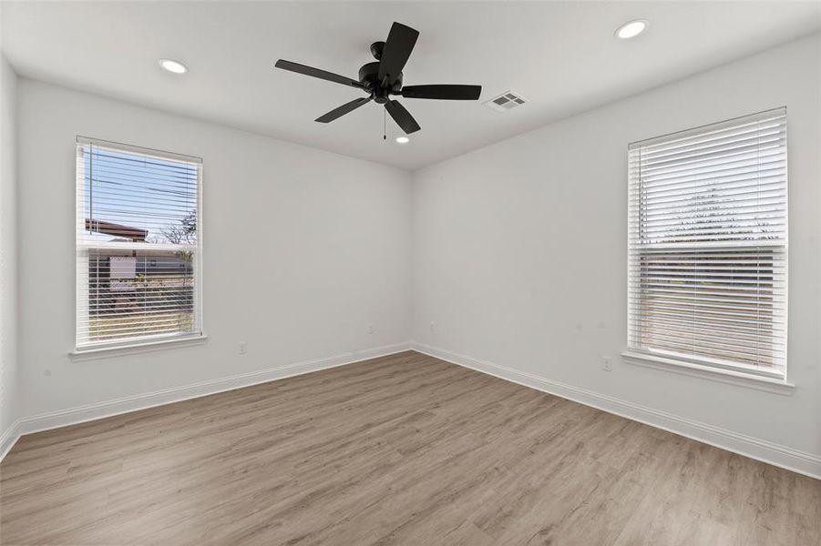 Spacious, unfurnished interior of a new home in , Waco (Image 13).