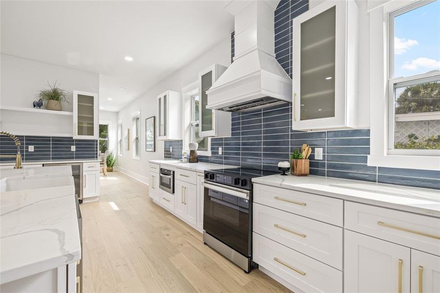 Furnished interior view inside a new home in , St. Petersburg (Image 14).