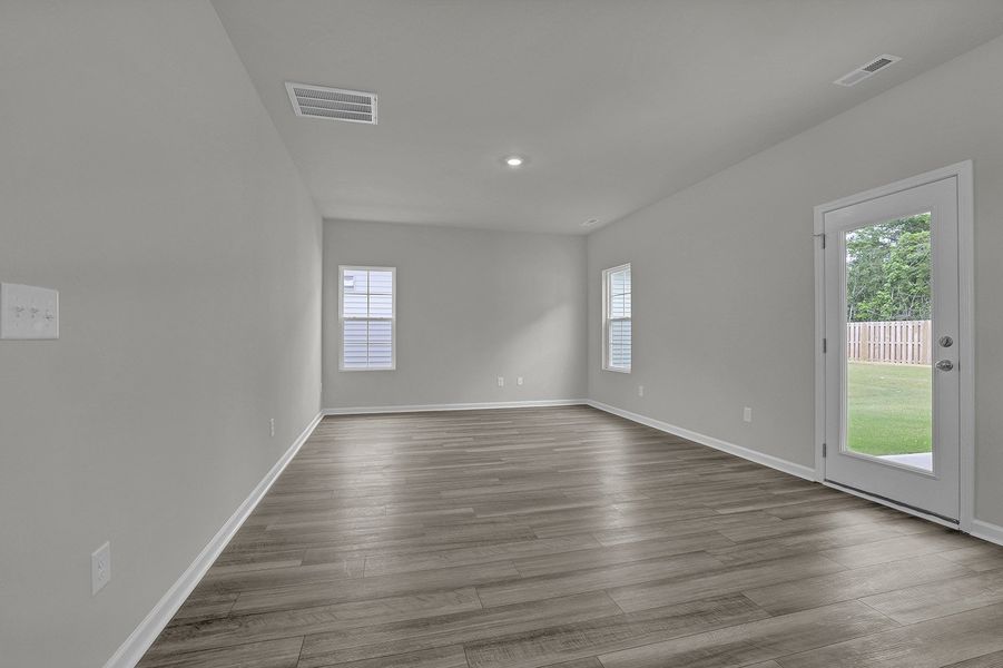 Spacious, unfurnished interior of a new home in River Tide Farms, Bolivia (Image 13).