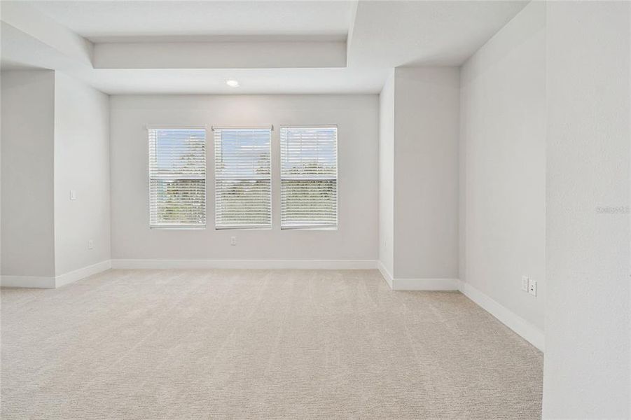 Spacious, unfurnished interior of a new home in Towns at Union, St. Petersburg (Image 24).