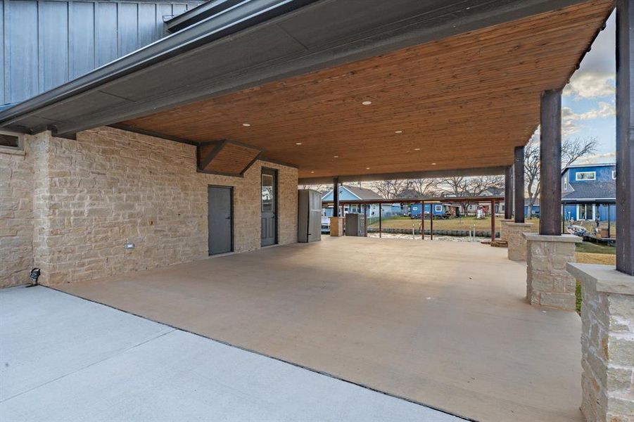 Exterior details and patio area of a home in , Granbury (Image 21).