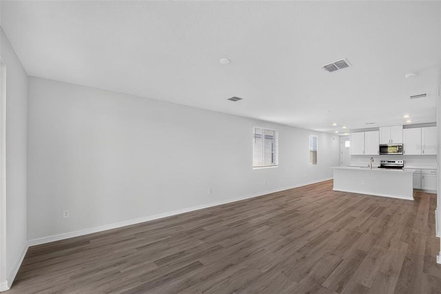 Spacious, unfurnished interior of a new home in Magnolia Bay - Premier Series, Nokomis (Image 37). Spacious, unfurnished interior of a new home in Magnolia Bay - Premier Series, Nokomis (Image 37).