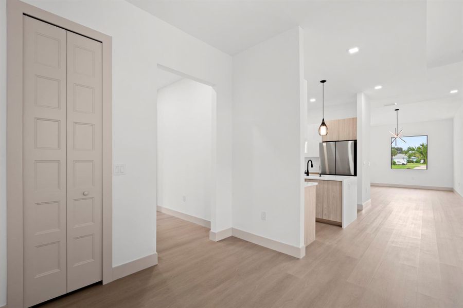 Spacious, unfurnished interior of a new home in , Port St. Lucie (Image 25).