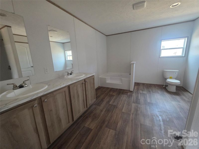 Image 12 of a home in .