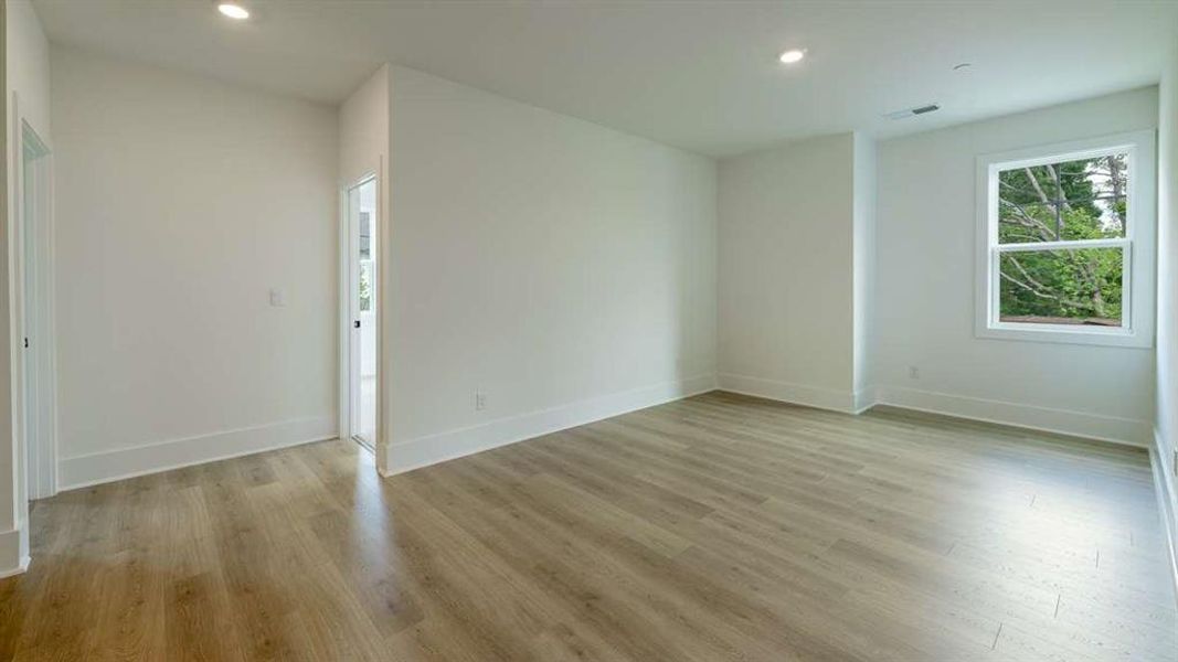 Spacious, unfurnished interior of a new home in The Village at Sandy Plains, Marietta (Image 17). Spacious, unfurnished interior of a new home in The Village at Sandy Plains, Marietta (Image 17).
