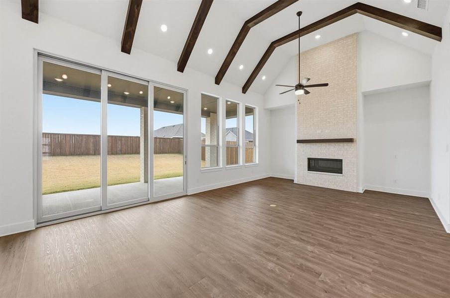 Spacious, unfurnished interior of a new home in Ridge Crossing, Waxahachie (Image 20).