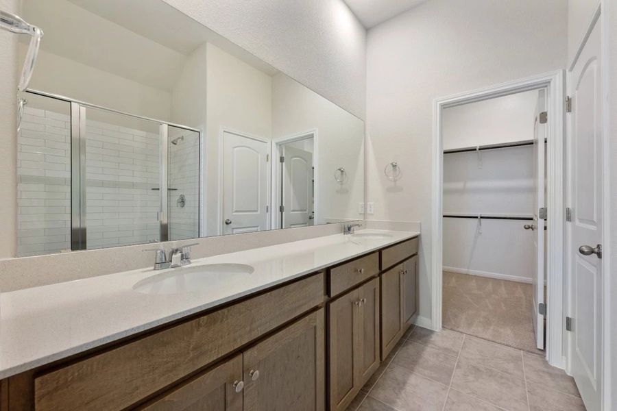 Furnished interior view inside a new home in La Cima, San Marcos (Image 9).