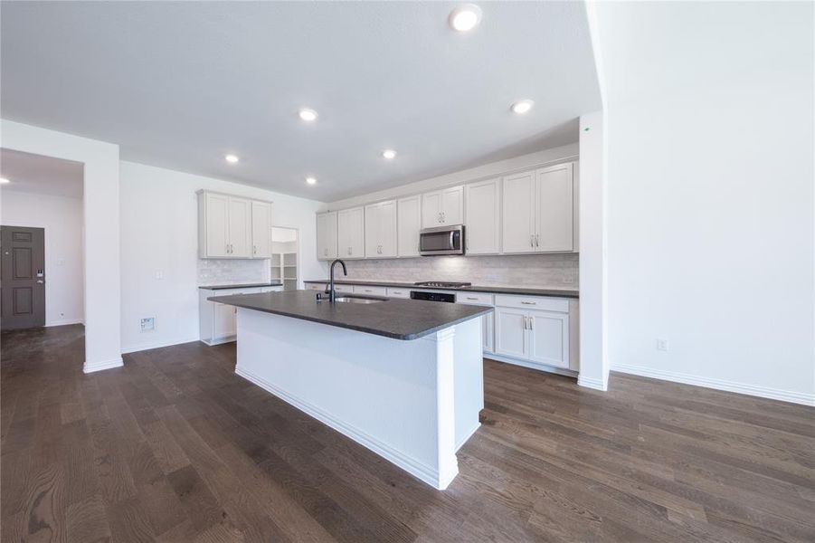 Furnished interior view inside a new home in Chalk Hill, Celina (Image 5). Furnished interior view inside a new home in Chalk Hill, Celina (Image 5).