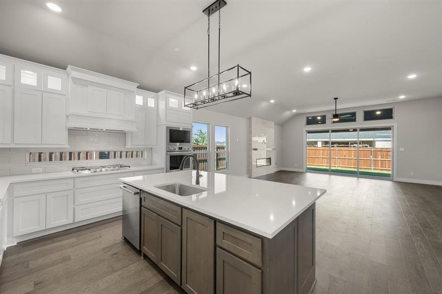 7104 Seagrove- Kitchen-3 7104 Seagrove- Kitchen-3