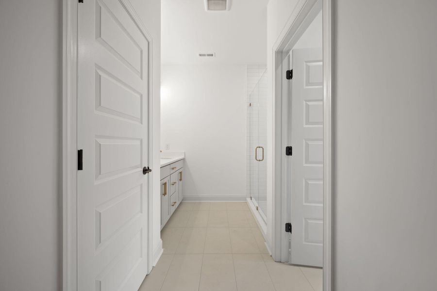 Spacious, unfurnished interior of a new home in , Johns Island (Image 35).