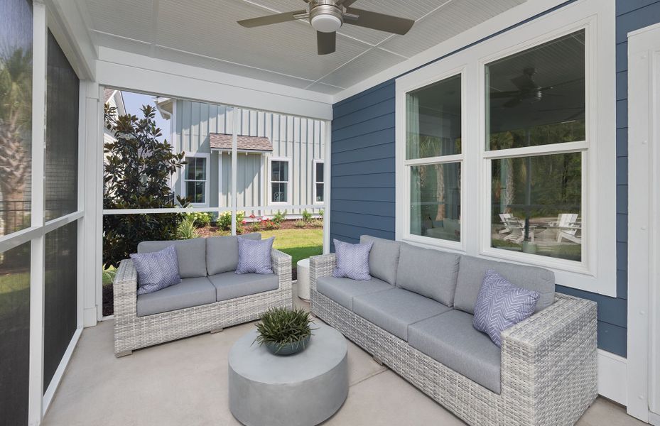 Exterior details and patio area of a home in SayeBrook, Myrtle Beach (Image 4).