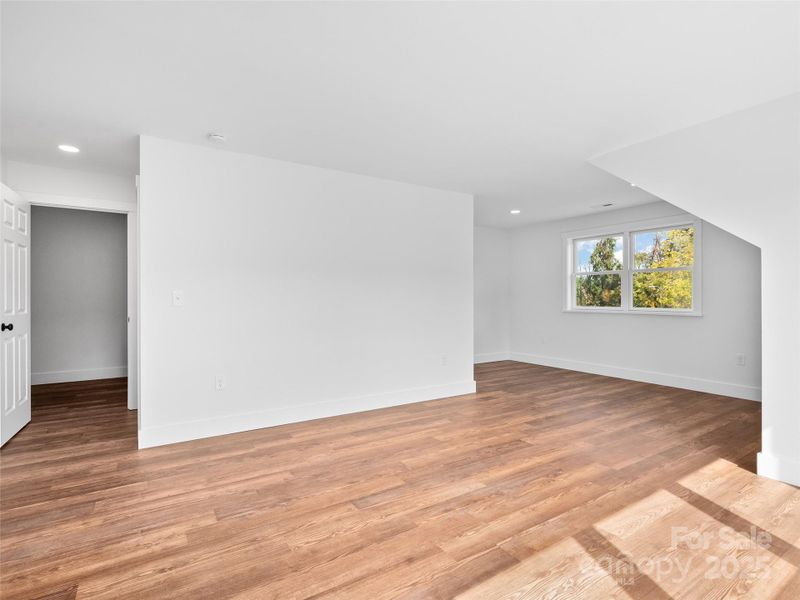 Spacious, unfurnished interior of a new home in , Waynesville (Image 19).