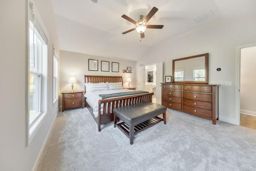 Image 41 of a home in Madeira.