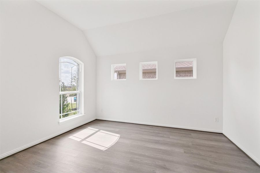 Spacious, unfurnished interior of a new home in Westland Ranch, League City (Image 27).