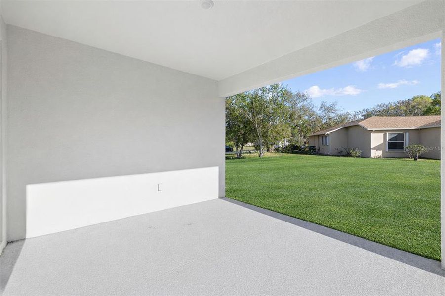 Exterior details and patio area of a home in , Spring Hill (Image 25).