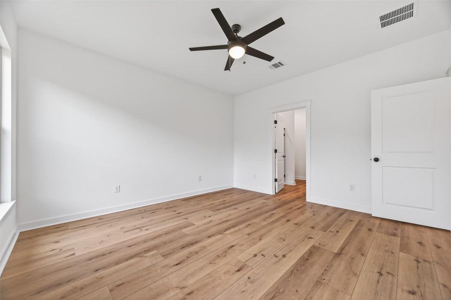 Spacious, unfurnished interior of a new home in Mostyn Springs, Magnolia (Image 25).
