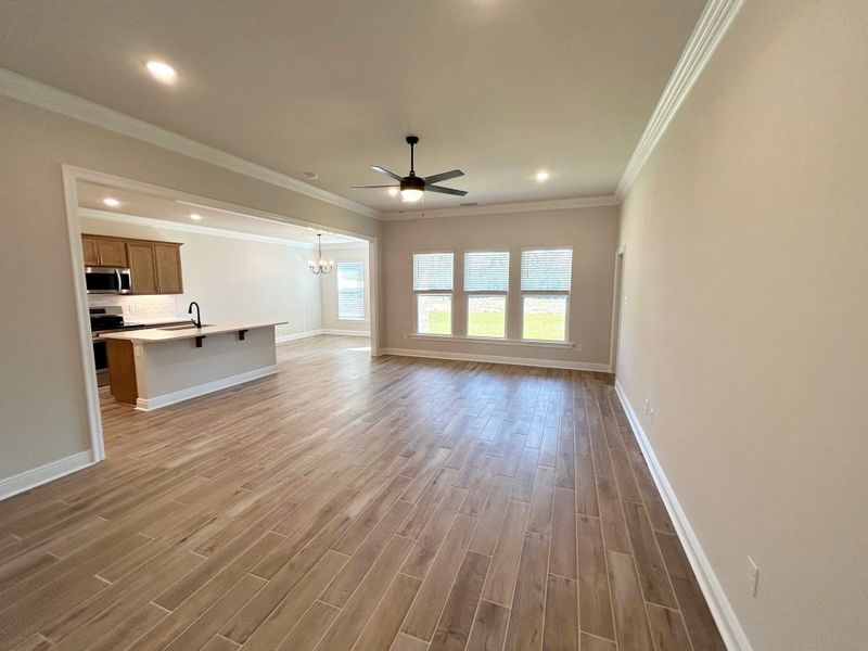 Spacious, unfurnished interior of a new home in Natureview, Freeport (Image 18).