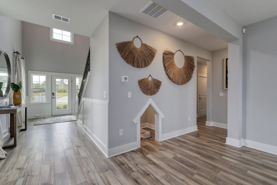 Spacious, unfurnished interior of a new home in , Summerville (Image 20).