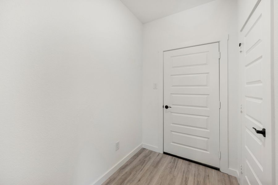 Spacious, unfurnished interior of a new home in Woodbridge Townhomes, Wylie (Image 24).