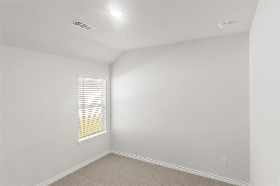 Spacious, unfurnished interior of a new home in Retreat at Fossil Creek, Fort Worth (Image 15).