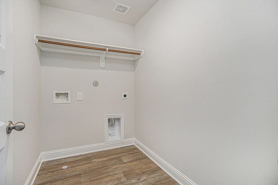 Spacious, unfurnished interior of a new home in Kiber Reserve, Angleton (Image 13). Spacious, unfurnished interior of a new home in Kiber Reserve, Angleton (Image 13).