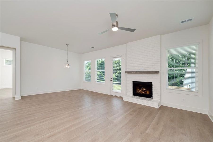 Spacious, unfurnished interior of a new home in , Gainesville (Image 16).