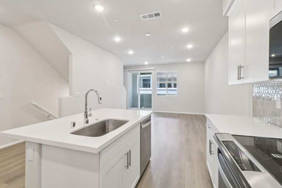 Photo is not of the actual home, but is an inspirational photo of builder’s model home and may depict options, furnishings, and/or decorator features that are not included Photo is not of the actual home, but is an inspirational photo of builder’s model home and may depict options, furnishings, and/or decorator features that are not included