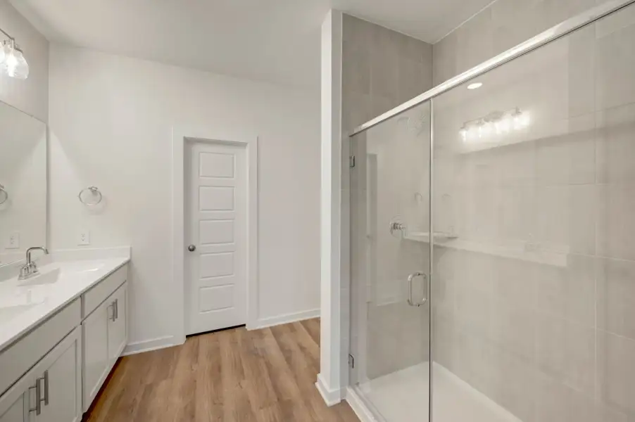 Owner's Bathroom Owner's Bathroom